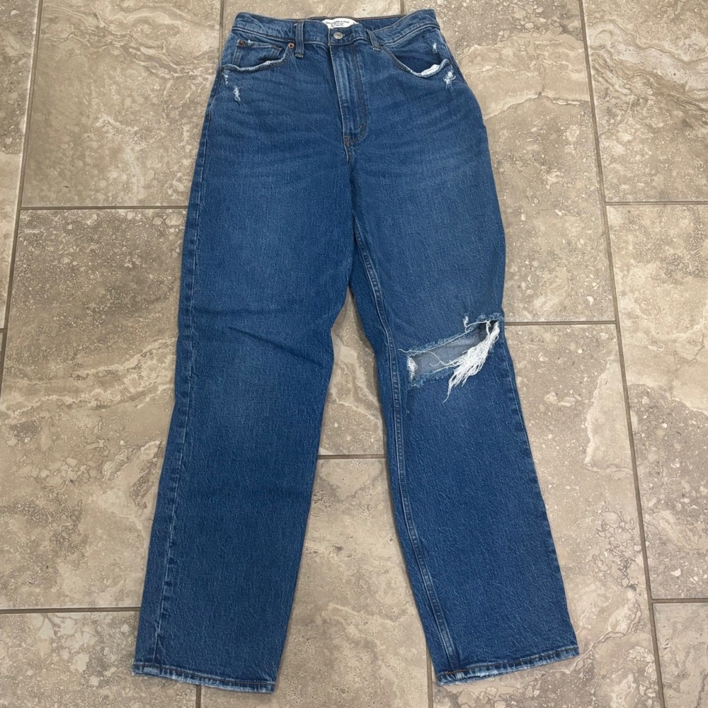 Abercrombie & Fitch Curve Love 90s Straight Ultra High Rise Distressed Jeans 29